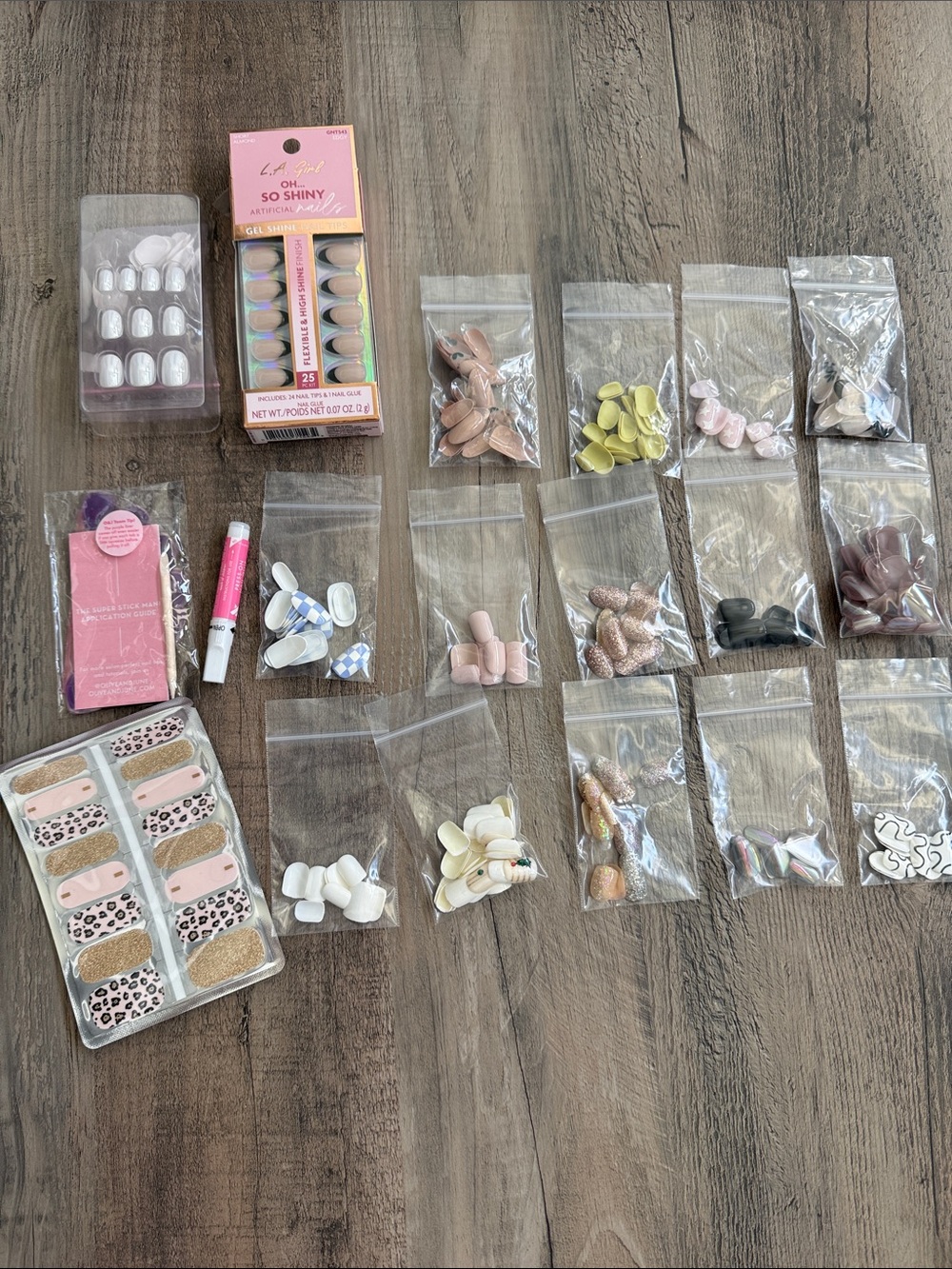 Assorted Press-On Nail Tips & Nail Art Set